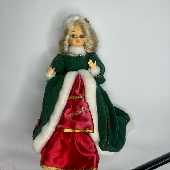 Vintage Brinn's 1988 Porcelain Doll December Red Green Lady 1980s Christmas - Picture 7 of 16